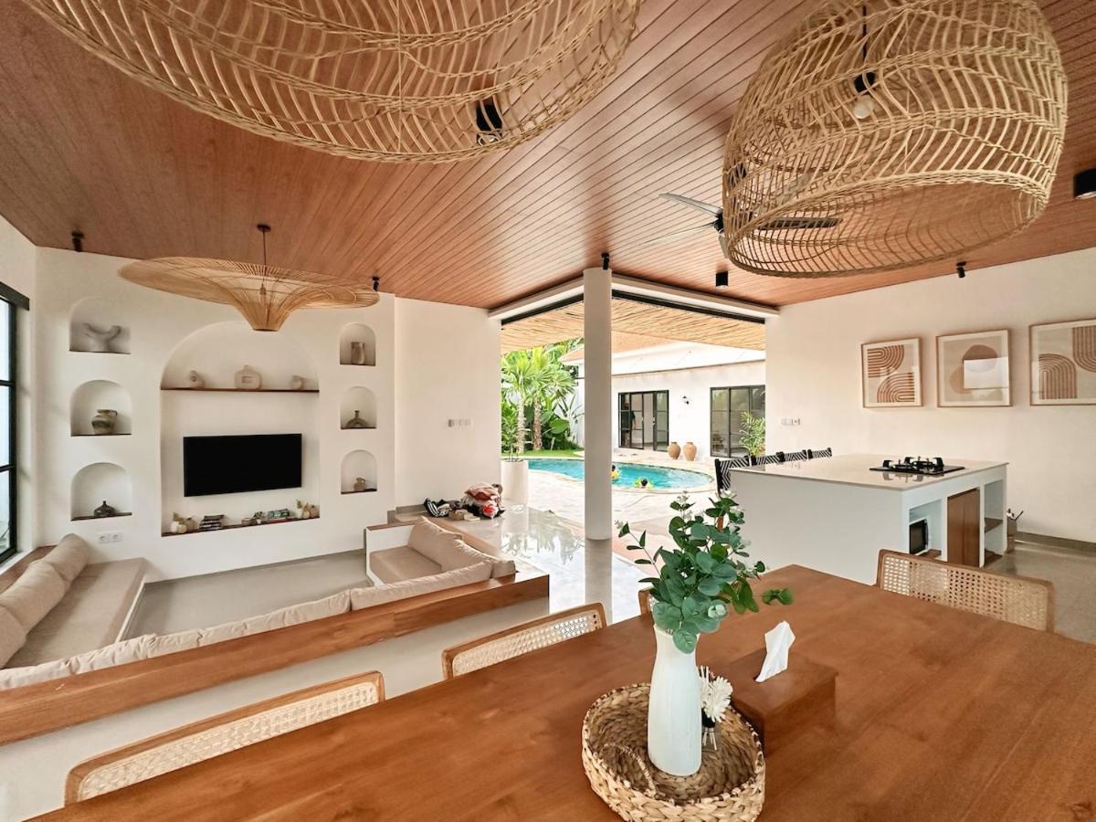 Amerta Villa Seminyak Bagian luar foto