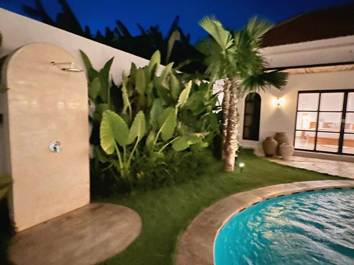 Amerta Villa Seminyak Bagian luar foto